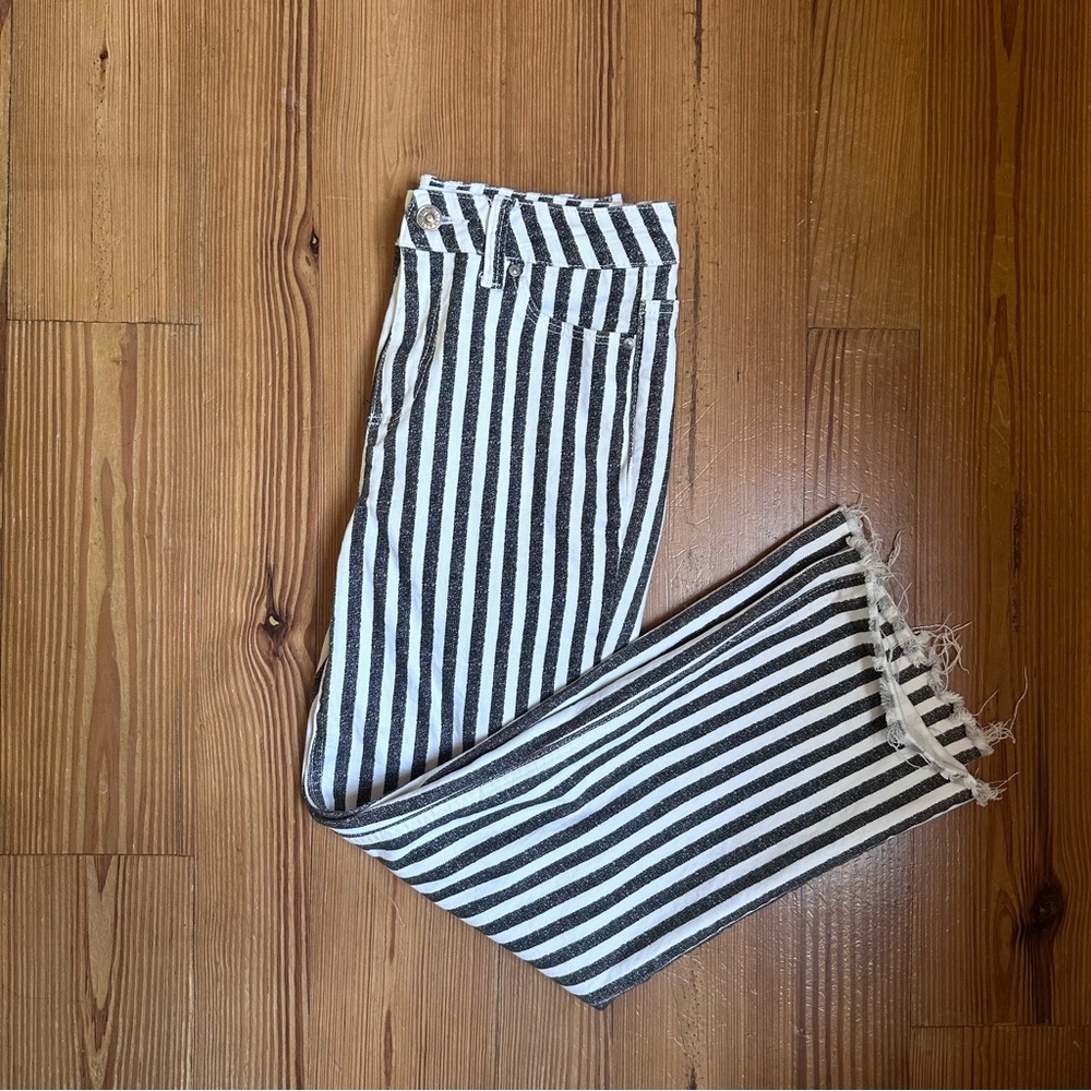 Paige gray white striped Atley Ankle Flare cropped pant SIZE 26